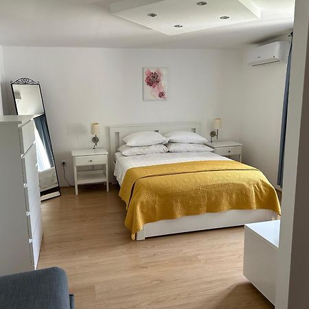Volmefamily Apartment พูลา ภายนอก รูปภาพ