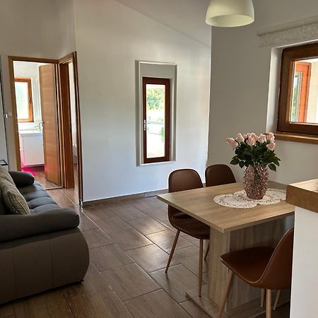 Volmefamily Apartment พูลา ภายนอก รูปภาพ