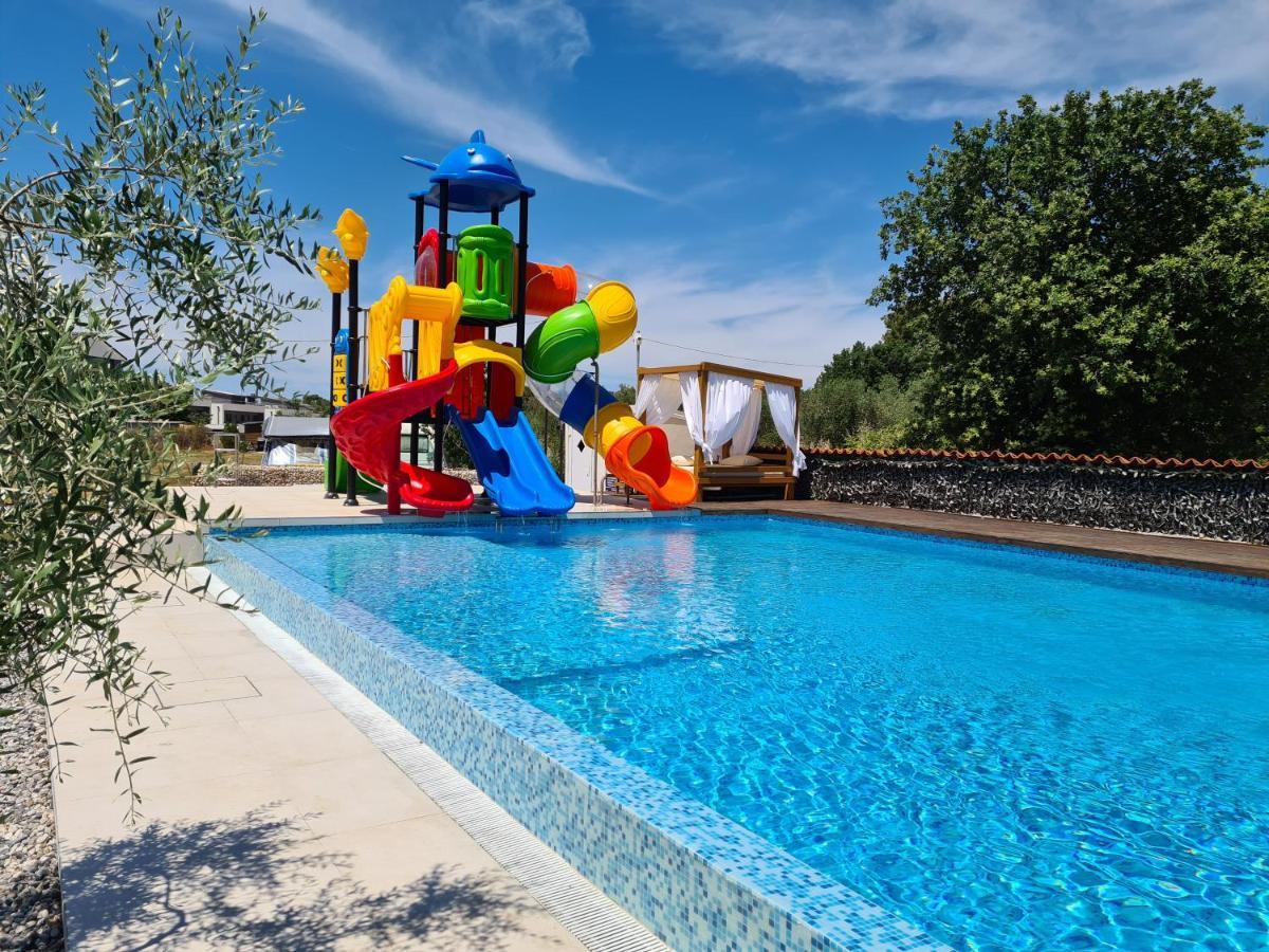 Volmefamily Apartment พูลา ภายนอก รูปภาพ