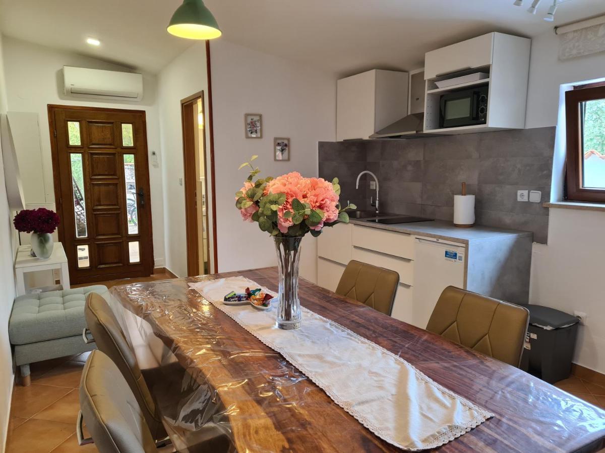 Volmefamily Apartment พูลา ภายนอก รูปภาพ