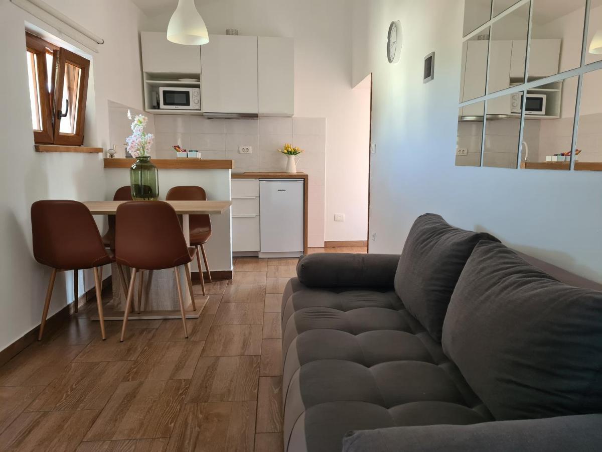 Volmefamily Apartment พูลา ภายนอก รูปภาพ