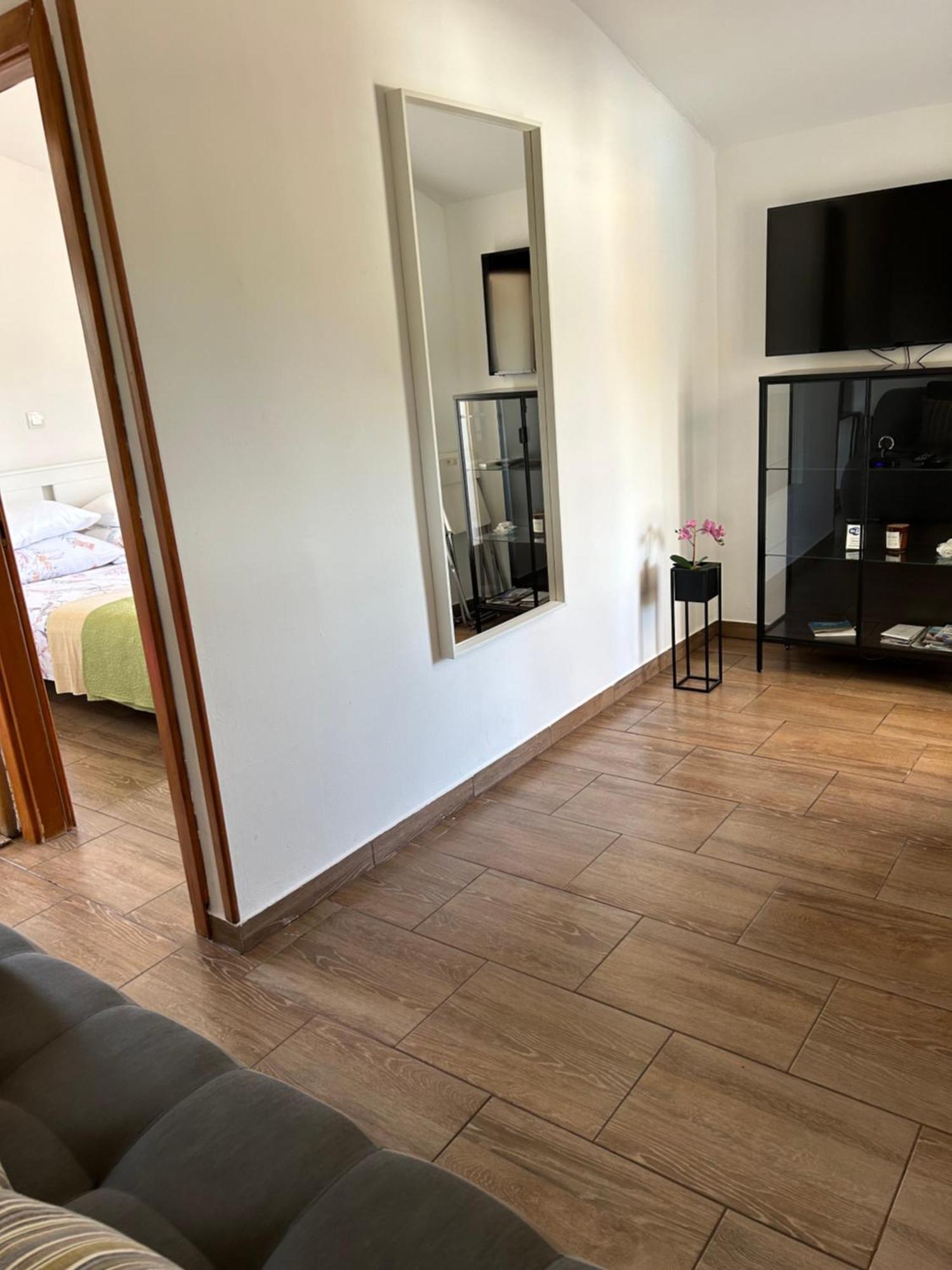 Volmefamily Apartment พูลา ภายนอก รูปภาพ