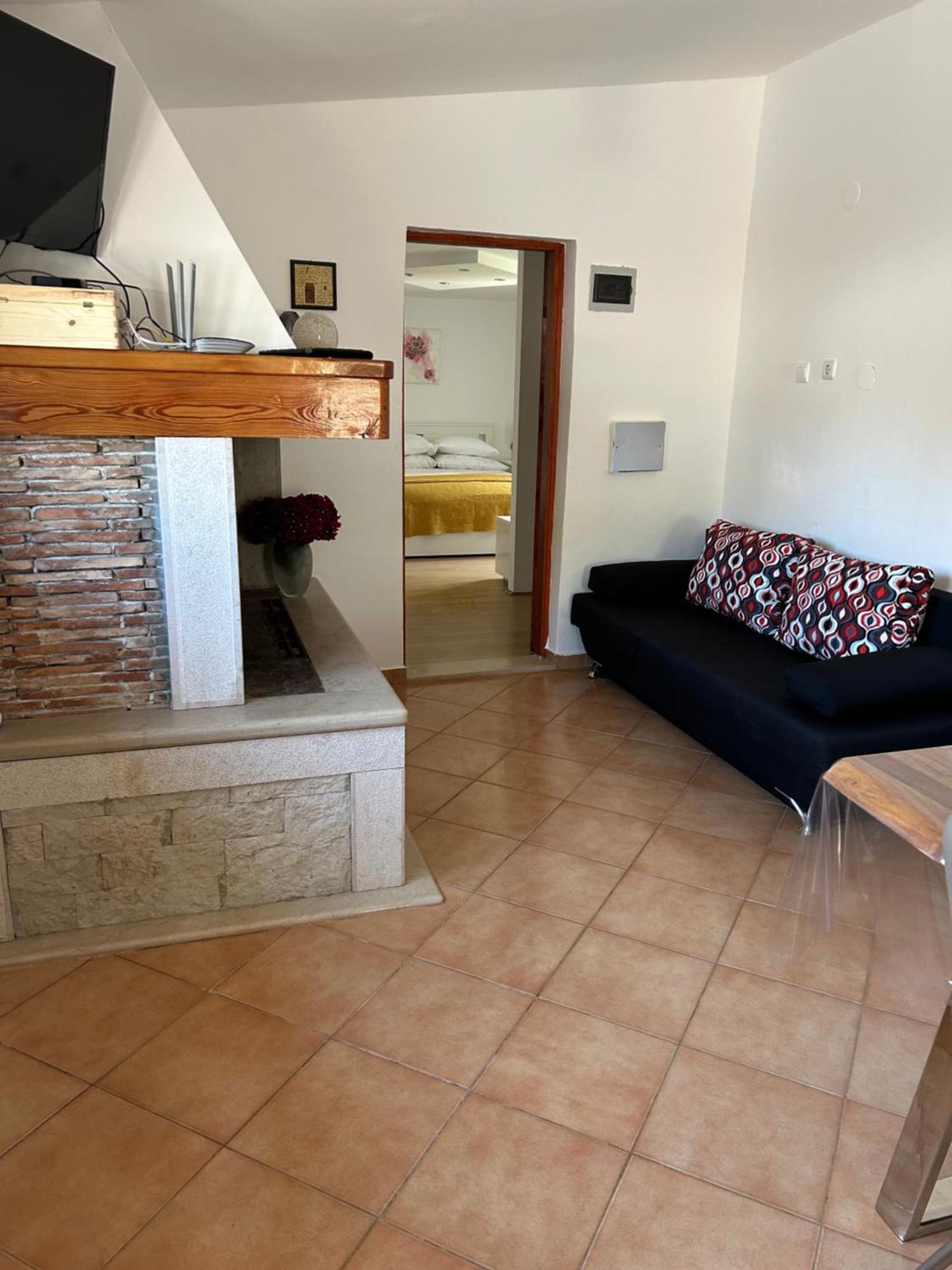 Volmefamily Apartment พูลา ภายนอก รูปภาพ