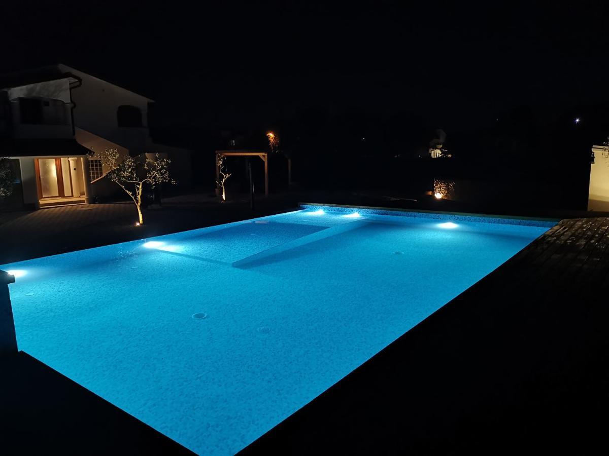 Volmefamily Apartment พูลา ภายนอก รูปภาพ